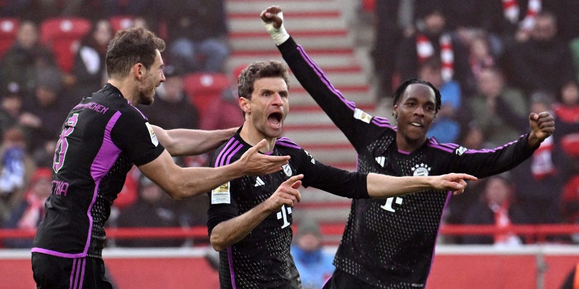 Chelsea hold talks over deal to sign "unbelievable" £81k-per-week winger