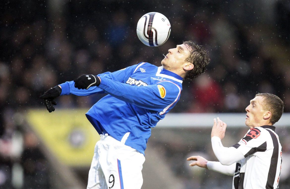 Everton: Nikica Jelavic questions transfer fee after move from Rangers